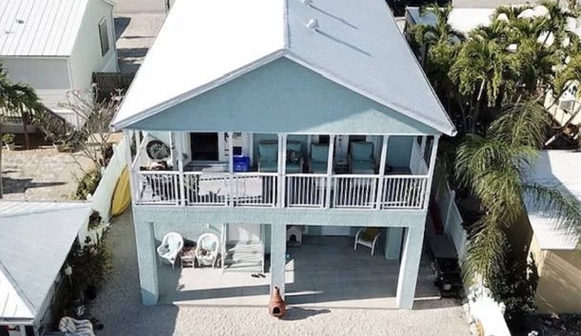 Key Largo large 4/3 Waterfront home access to the Bay