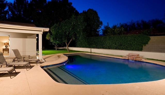 Kierland Home w/Pool & Hot Tub Walking Distance to Park & the Kierland Commons!