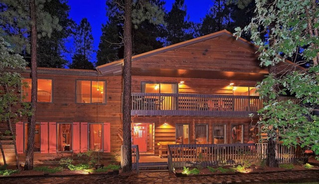 Kobey's Ski Lodge - Sleeps 33 - Theater Room - Game Room - Golf - Dogs Welcome