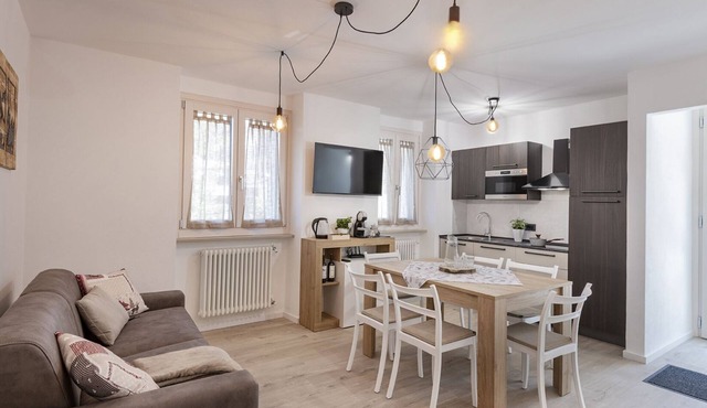 La piazzetta - Two Bedroom Apartment, Sleeps 6