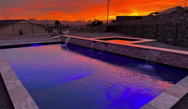 Lake Havasu Oasis: 3BR, Pool, Hot Tub, Game Room & Boat Parking