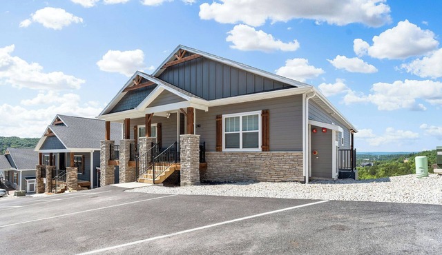 Lake Views Hot Tub Arcade Luxury Family Escape