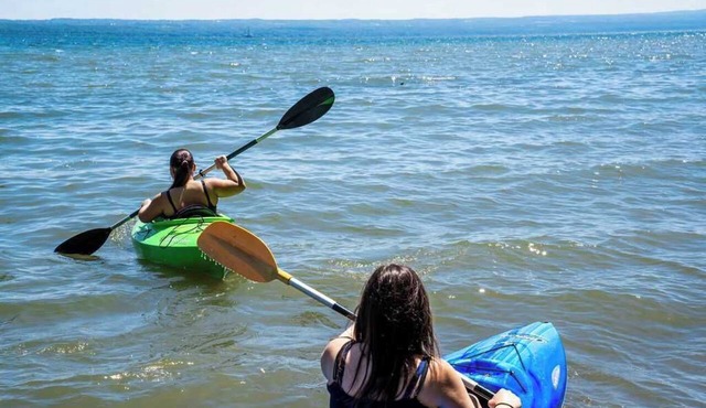 Lakefront Home: Private Dock, Hot Tub, Kayaks