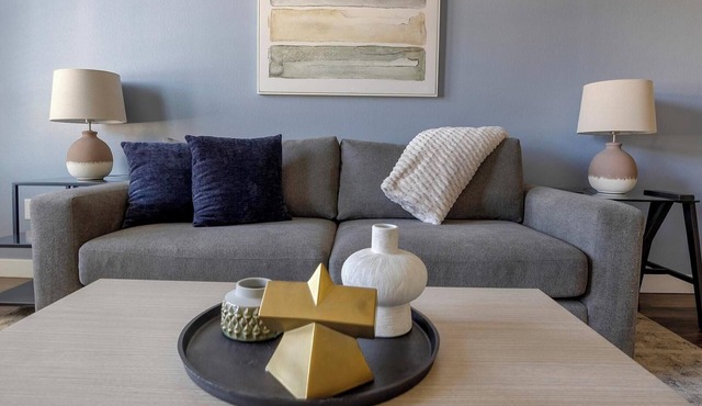 Landing | Beautiful 1BD, Clubhouse