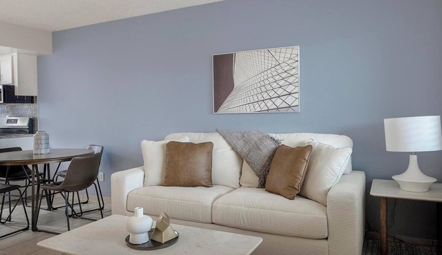 Landing | Beautiful 2BD in Glendale