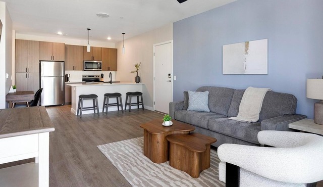 Landing | Chic 1BD, Gym, Clubhouse