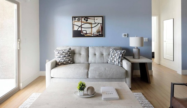 Landing | Chic 3BD, Pool