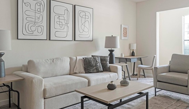 Landing | Modern 2BD, Pool, Gym