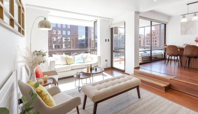 Large apartment in Las Condes, close to Costanera Center and MUT