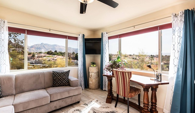LE RENDEZ-VOUS CATALINA POOL APARTMENT BEAUTIFUL MOUNTAIN VIEW
