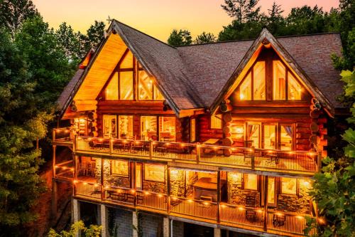 LeConte View - Lodge -Theater- July Deals-Views-GameRm-FirePit-HotTub