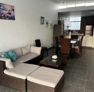 Linda Casa en Condominio