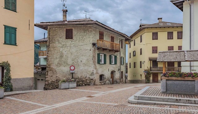Lovely apartment for 8 people with WIFI, TV and balcony