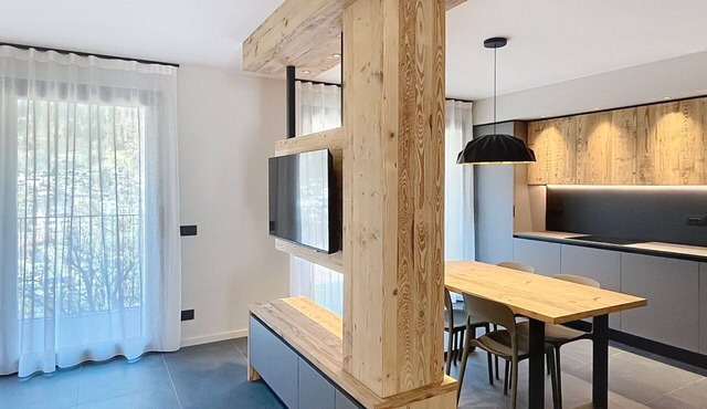 Lovely apartment for 6 people with WIFI, TV and balcony