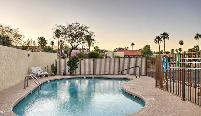 Lovely Condo w/Balcony < 3 Miles to Parks + Golf!