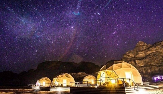 Luxurious Lodge Retreat in Wadi Rum with Private Entrance