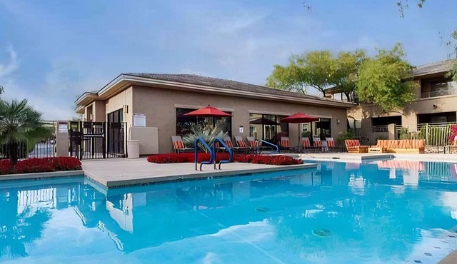 Luxurious Scottsdale condo with 2 pools, a hot tub, a gym, and a movie theater