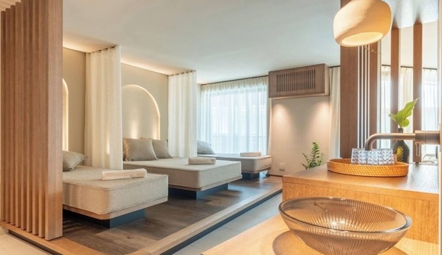 Luxury apartments in the center of Dorf Tirol-quiet location. 102