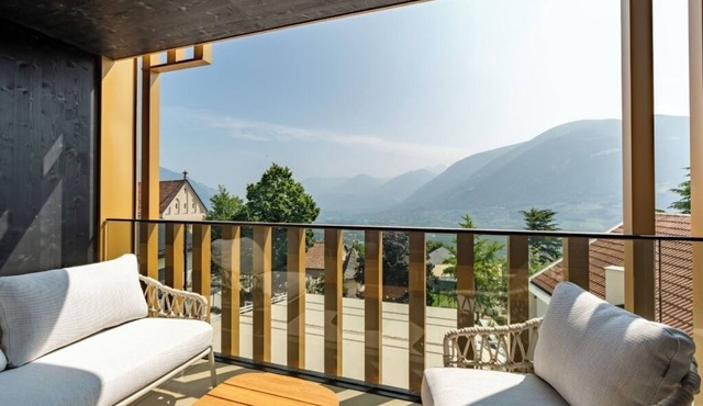 Luxury apartments in the center of Dorf Tirol-quiet location 302