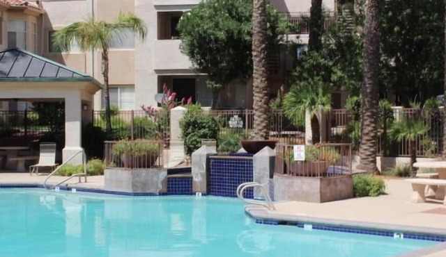 Luxury Condo, Beautiful Amenities, Pool, Hot Tub