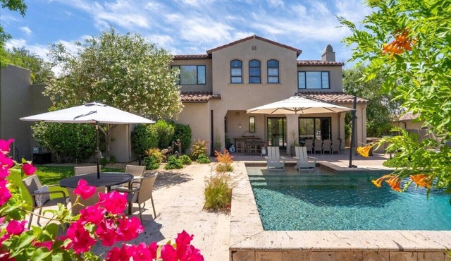 Luxury Living on the Links