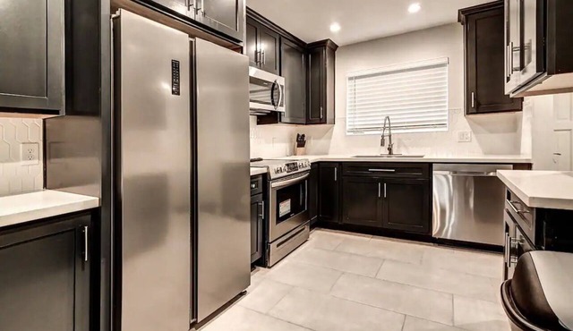 Luxury Old Town Scottsdale Townhome by Fashion Square Heated Pool BBQs Walkable