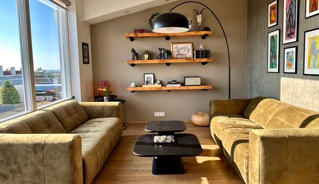 Luxury Penthouse Suite in the Central - Amazing mountains, ocean and city views