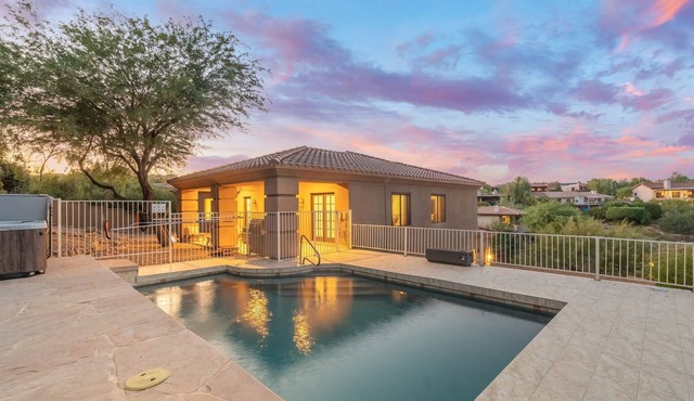 Luxury Retreat,Heated Pool+Hot Tub,Views,Sleeps 12