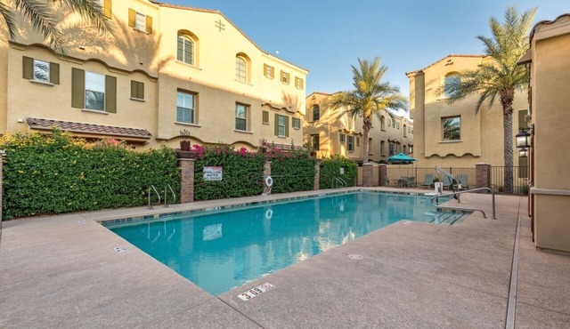 Luxury Town-Home in Perfect Scottsdale Location!