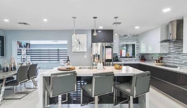 Luxury Villa w/Heated Pool-MIA, Great Location & Top Notch Amenities