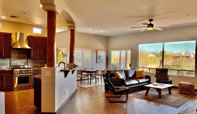 Madera Canyon Home with GVR access.