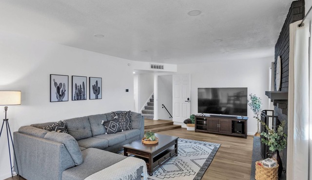 Marvelous 5-bedroom house in family friendly Glendale