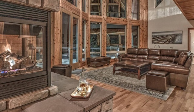 Massive Luxury Cabin in Payson!
