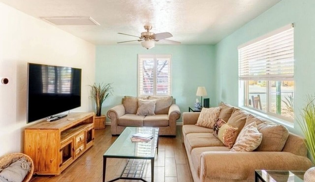 Midtown Gem with Oversized Fenced Yard – Minutes from U of A !