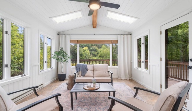 MINNeSTAY* Woodland Hollow