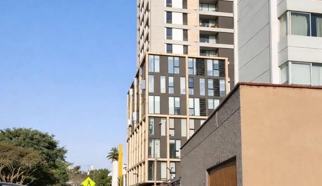 Miraflores 1BR Apartment | Rooftop Pool, WiFi, Co-Work & City Views