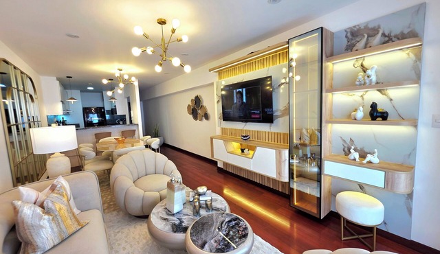 Miraflores Luxury Skytop Oceanview Apart