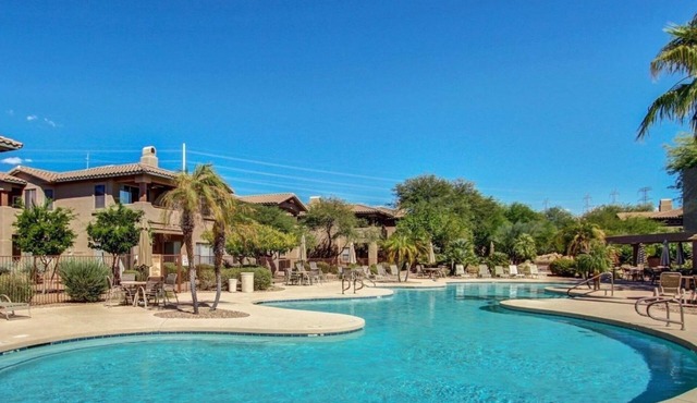 Mirage Crossing, Scottsdale, 3 bedroom Condo, close to major attractions