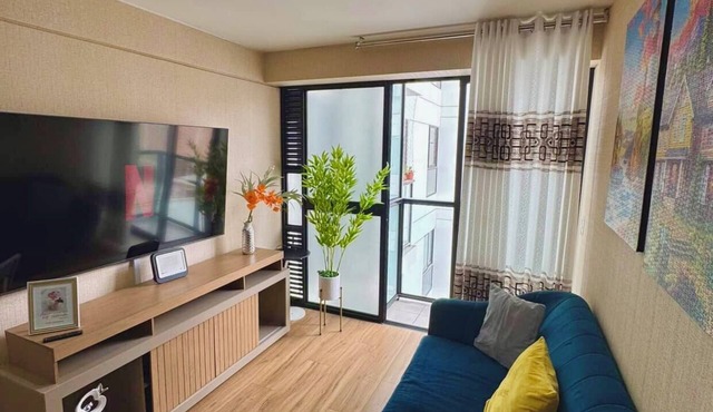 Modern 2 Bedroom Apartment in Lince | Top Location