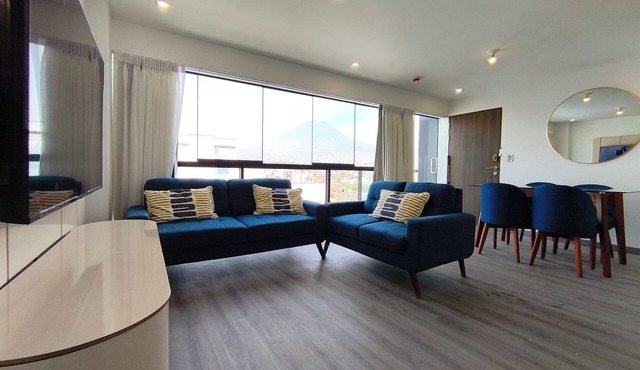 Modern 3 Bedroom 2B Family Apartment 7min from the Historic Center