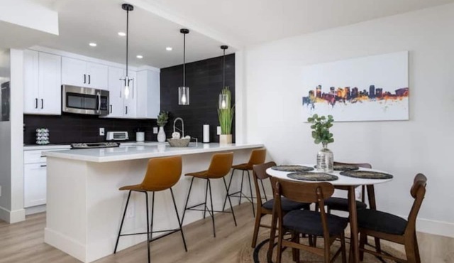 Modern Condo in North Central Scottsdale!