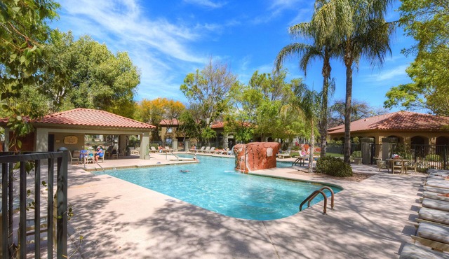 Modern condo near golf with a shared pool, hot tub