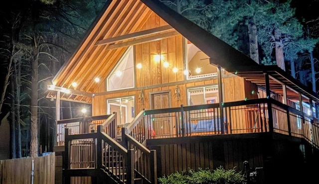 Moki Pines Chalet - Stylish Stay Among the Pines