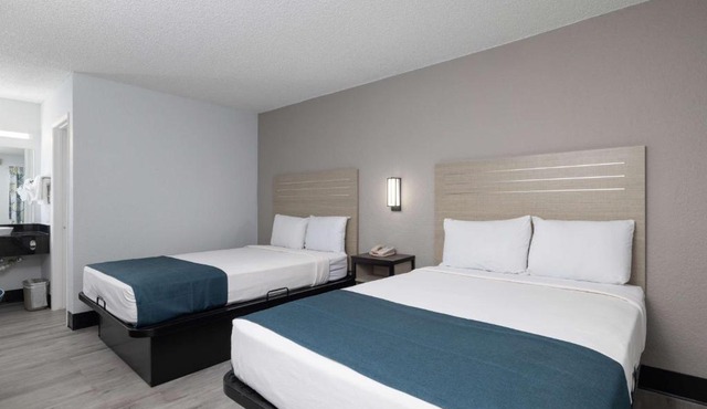 Motel 6-Tempe, AZ - Broadway - ASU