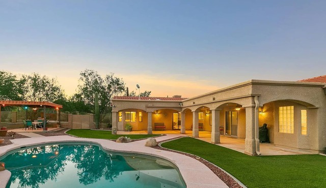 Mountain Home Pool VIEWS Garage FUN Backyard Spacious Private Close to UofA