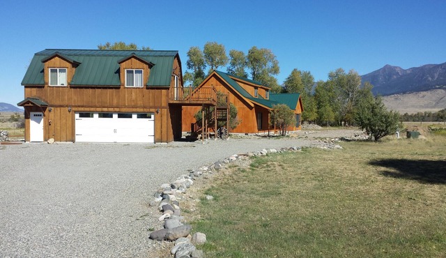MT Yellowstone River Retreat, by Chico Hot Springs Cabin 1 bedroom 1 bathroom