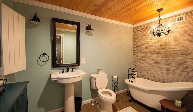 Murphy Mountain House - Creeks, Firepits & High Speed Internet!