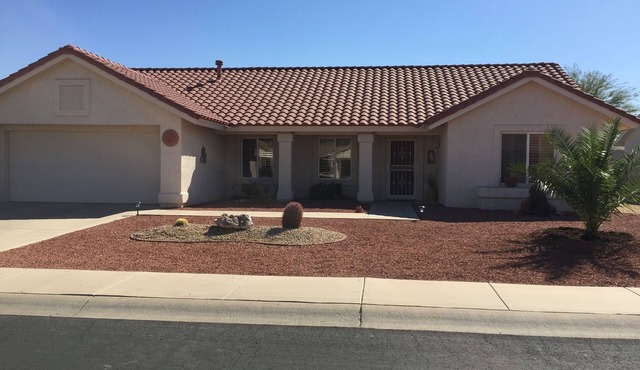 Newly Renovated Vacation Home With Desert Theme in Premier Golf Community