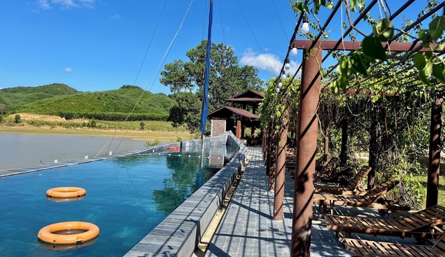 Nguyen Shack Retreat