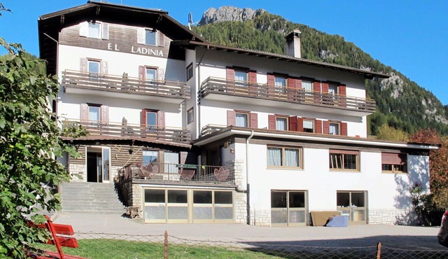 Nice apartment for 7 people with WIFI, TV, patio and pets allowed